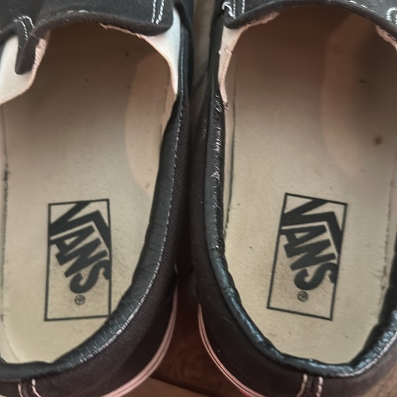 Vans unisex shoe. Black slip on. - Picture 6 of 7